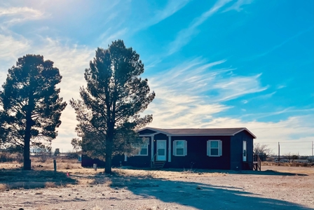 Home For Sale Solar Panels Country Fort Stockton Pecos Co TX - image 15