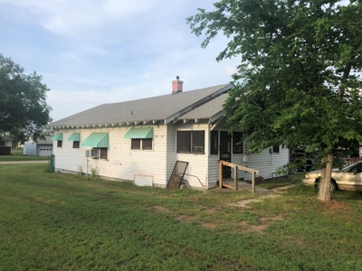 Perry OK Historic Home to Auction, 2 bed 1 bath - image 5