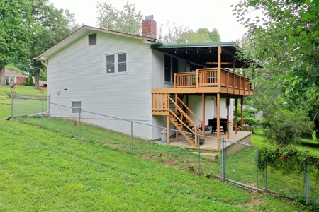 Large Family Home in Salem, Missouri. - image 32