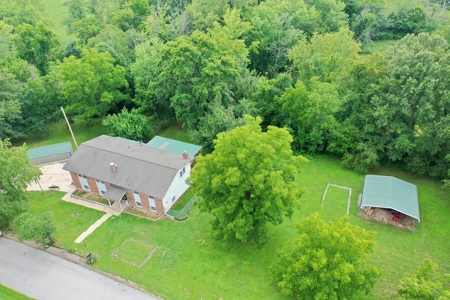 Large Family Home in Salem, Missouri. - image 28