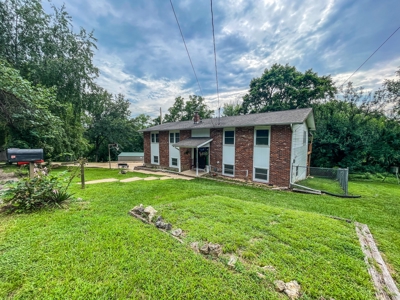 Large Family Home in Salem, Missouri. - image 24