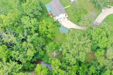 Large Family Home in Salem, Missouri. - image 34