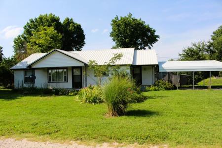 Farmhouse With 4 Acres For Sale - image 1