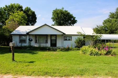 Farmhouse With 4 Acres For Sale - image 4