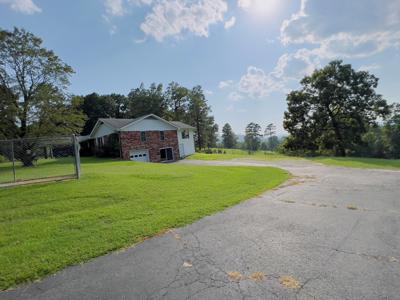 Country Home With Acreage In Melbourne, Arkansas - image 47