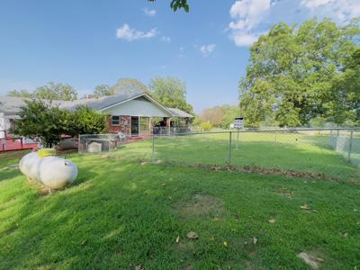 Country Home With Acreage In Melbourne, Arkansas - image 42