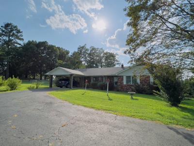 Country Home With Acreage In Melbourne, Arkansas - image 45