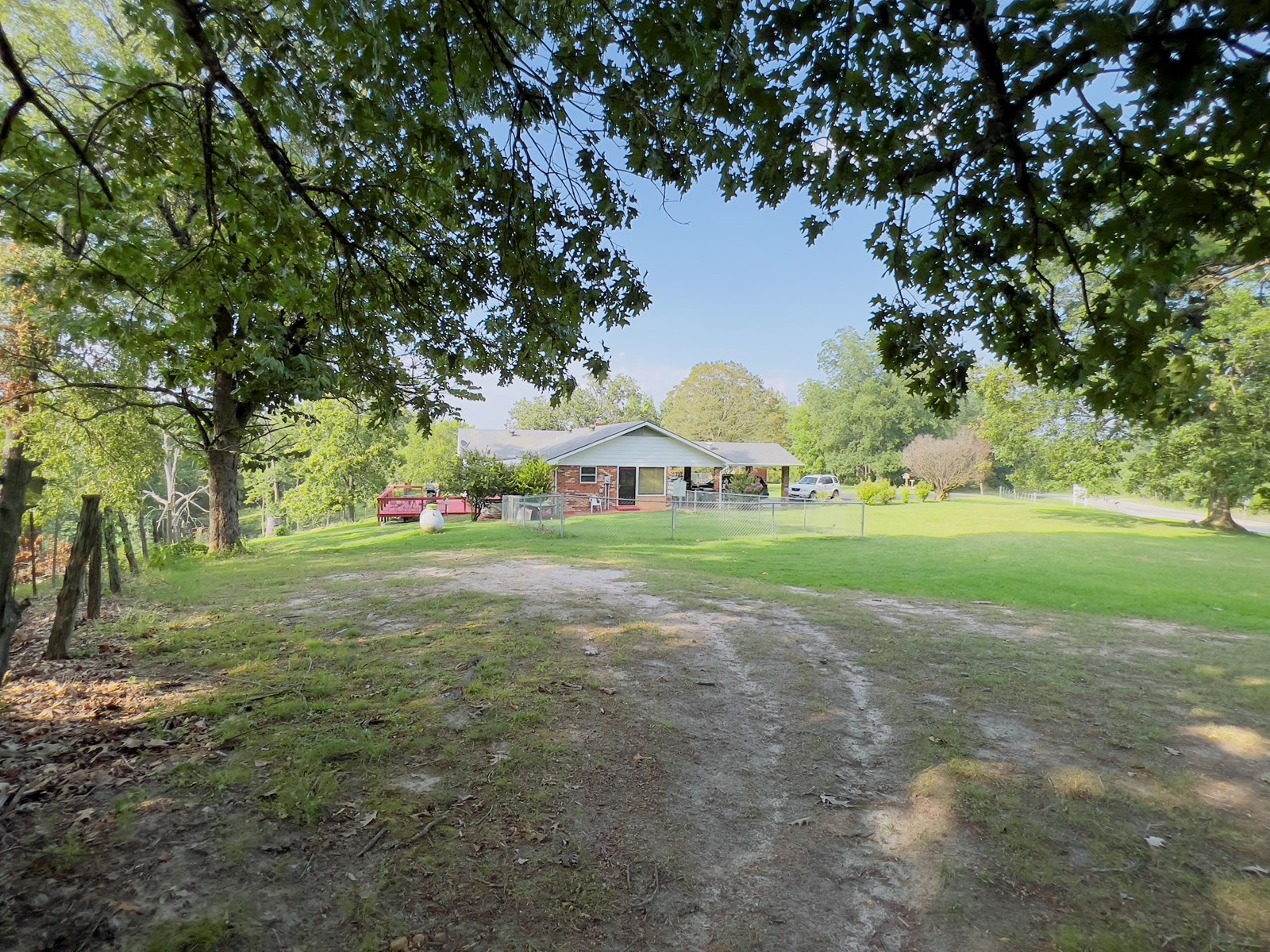 Country Home With Acreage In Melbourne, Arkansas - image 40