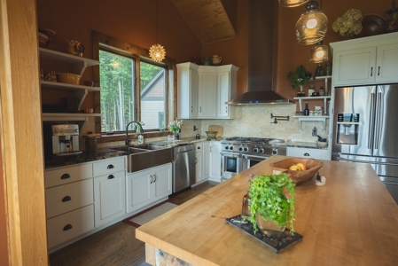 Custom Timber Frame Home and Land for Sale at Auction - image 13