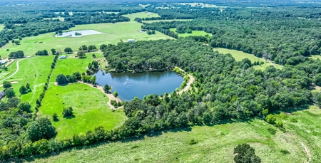 Lakefront Country Home with Acreage For Sale Reno TX - image 4