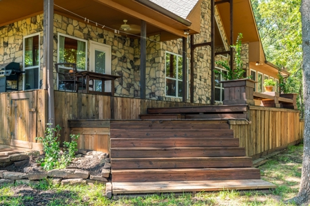 Lakefront Country Home with Acreage For Sale Reno TX - image 36