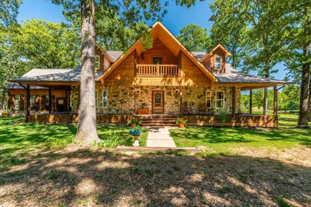 Lakefront Country Home with Acreage For Sale Reno TX - image 1