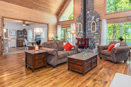Lakefront Country Home with Acreage For Sale Reno TX - image 21
