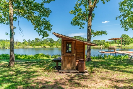 Lakefront Country Home with Acreage For Sale Reno TX - image 40