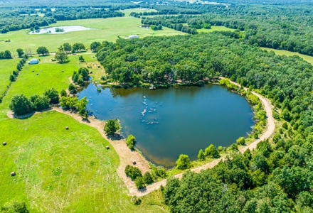 Lakefront Country Home with Acreage For Sale Reno TX - image 3