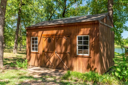 Lakefront Country Home with Acreage For Sale Reno TX - image 42
