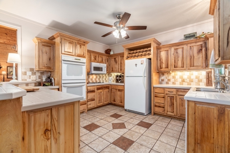 Lakefront Country Home with Acreage For Sale Reno TX - image 23