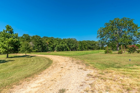 Lakefront Country Home with Acreage For Sale Reno TX - image 43