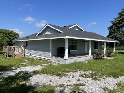 Country Home and Land for sale in Leoma Tn, near Nashville - image 1