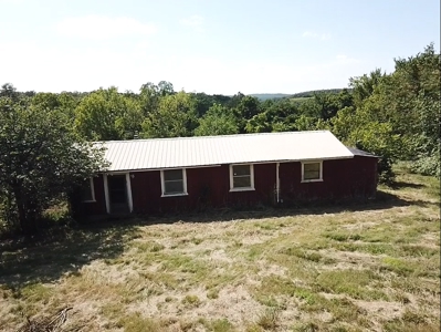 Charming Fixer Upper Home on 21.7 Aces in Peel AR - image 40