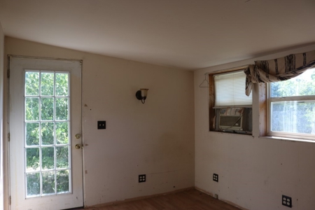 Charming Fixer Upper Home on 21.7 Aces in Peel AR - image 13