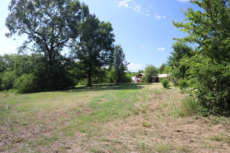 Charming Fixer Upper Home on 21.7 Aces in Peel AR - image 2