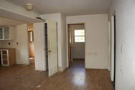 Charming Fixer Upper Home on 21.7 Aces in Peel AR - image 12