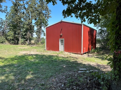 Shed on Acreage in the Ozarks - image 7