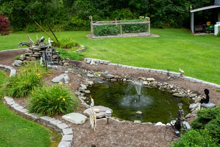 Impressive Cape Cod Country Home - Extra Special Landscaping - image 15