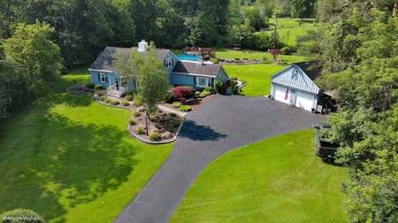 Impressive Cape Cod Country Home - Extra Special Landscaping - image 22