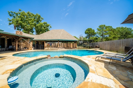 Gorgeous Brick & Stone Home Winnsboro Wood County Texas - image 38