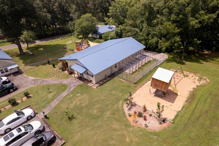 Country Home and Business inside Thayer City Limits - image 36