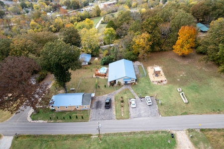 Country Home and Business inside Thayer City Limits - image 40