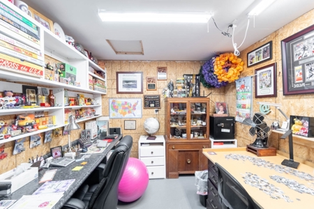 Country Home and Business inside Thayer City Limits - image 30