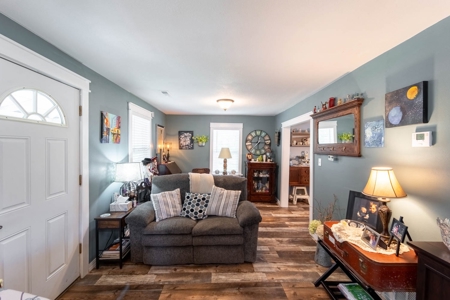 Country Home and Business inside Thayer City Limits - image 14