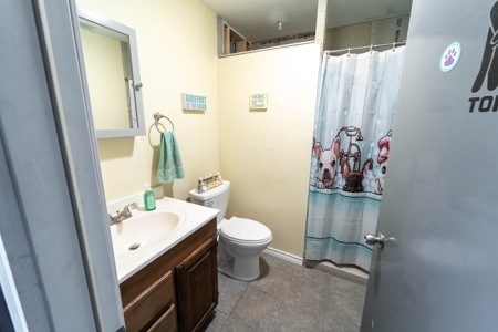 Country Home and Business inside Thayer City Limits - image 34
