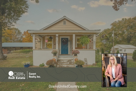 Country Home and Business inside Thayer City Limits - image 2