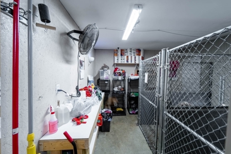 Country Home and Business inside Thayer City Limits - image 31