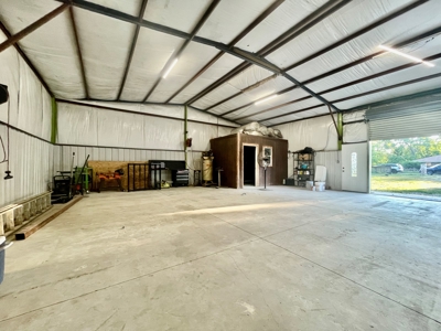 Home in Town with Shop For Sale Roxton TX Lamar Co TX - image 18