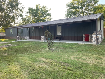 Home in Town with Shop For Sale Roxton TX Lamar Co TX - image 2