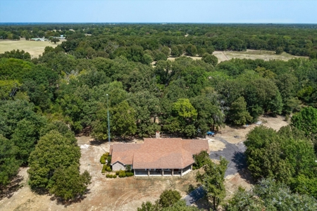 Charming Country Home in Texas - image 2