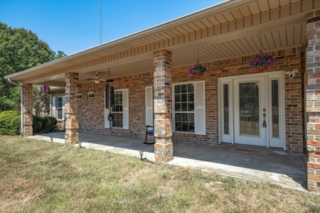 Charming Country Home in Texas - image 14
