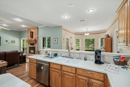 Charming Country Home in Texas - image 22