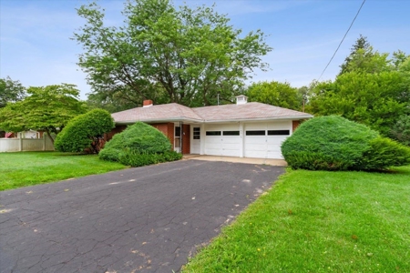 Well-loved brick-built ranch with beautiful country views - image 32