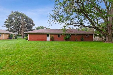 Well-loved brick-built ranch with beautiful country views - image 5