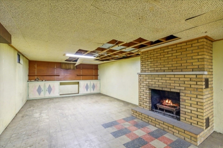 Well-loved brick-built ranch with beautiful country views - image 11