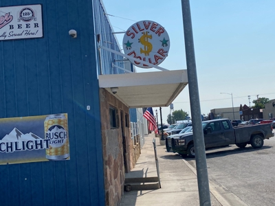 Well established, main street frontage Silver Dollar Bar! - image 5