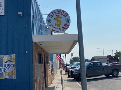 Well established, main street frontage Silver Dollar Bar! - image 4