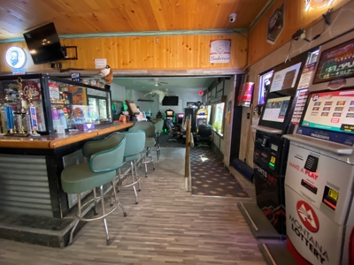 Well established, main street frontage Silver Dollar Bar! - image 9