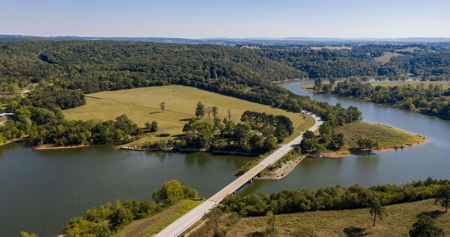 Lakefront Land And Home For Sale In Arkansas - image 16